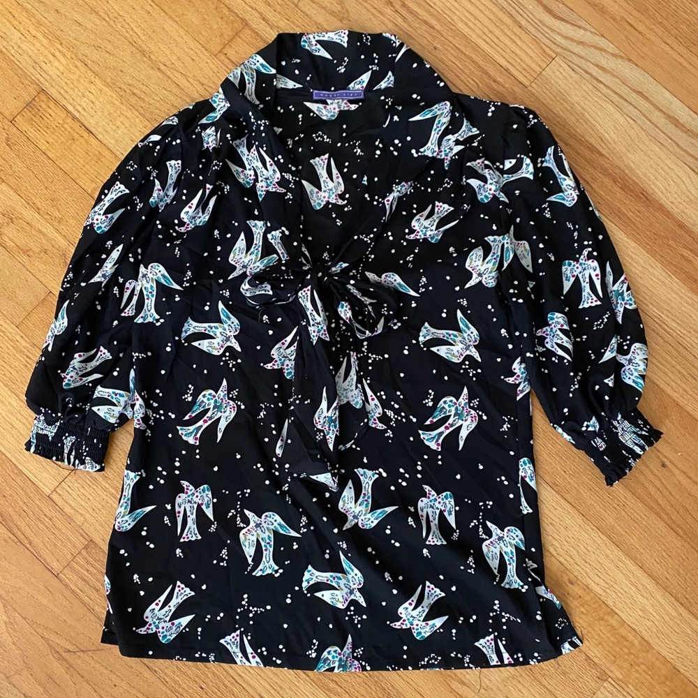Sugarlips 3/4 sleeve top with bow detail size M